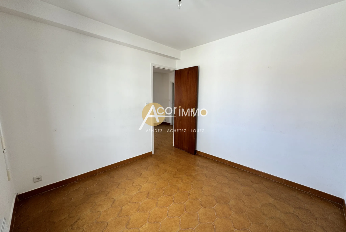 À vendre : Appartement T2 à Six-Fours-Bucarin avec loggia 