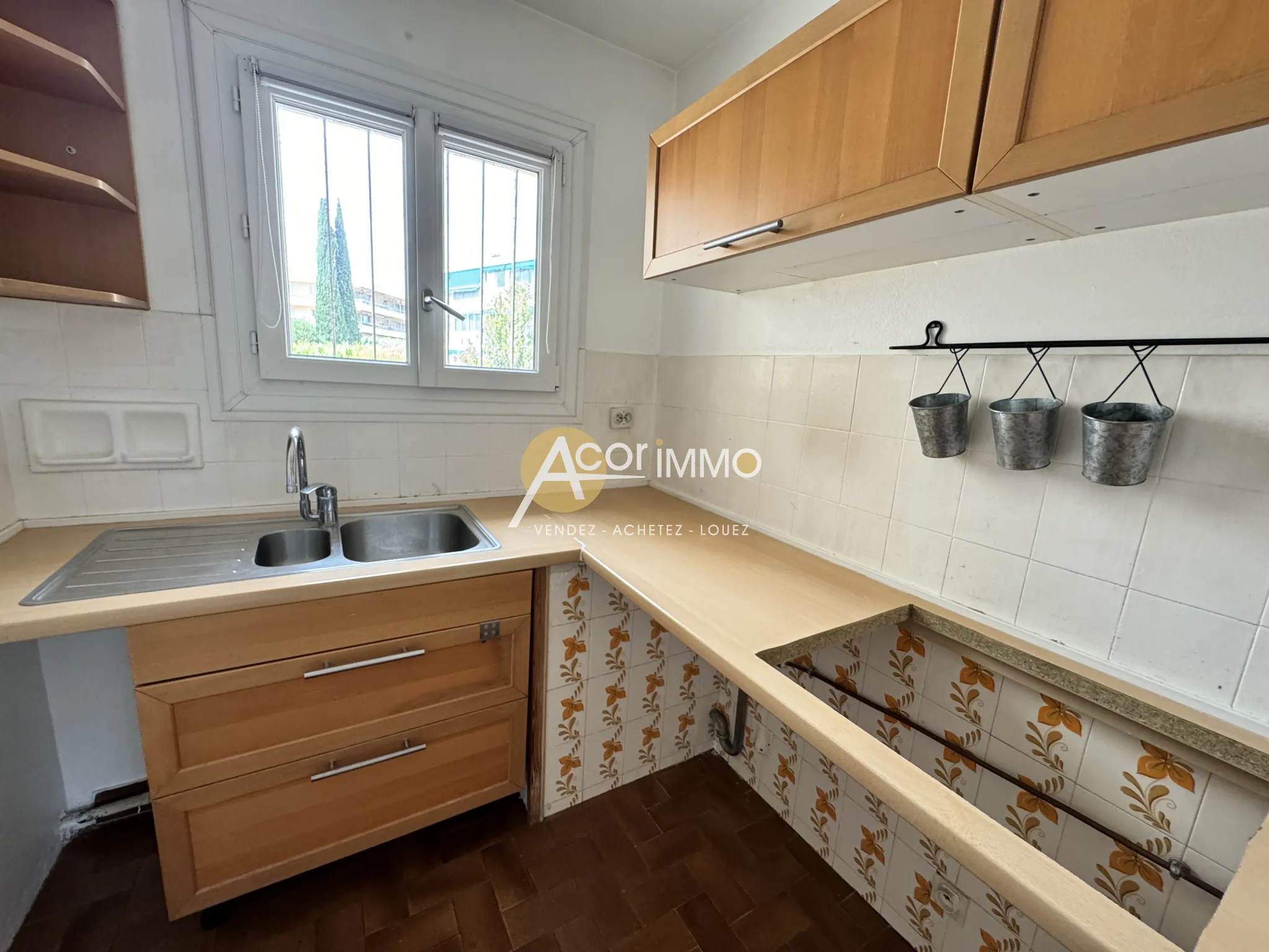 À vendre : Appartement T2 à Six-Fours-Bucarin avec loggia 