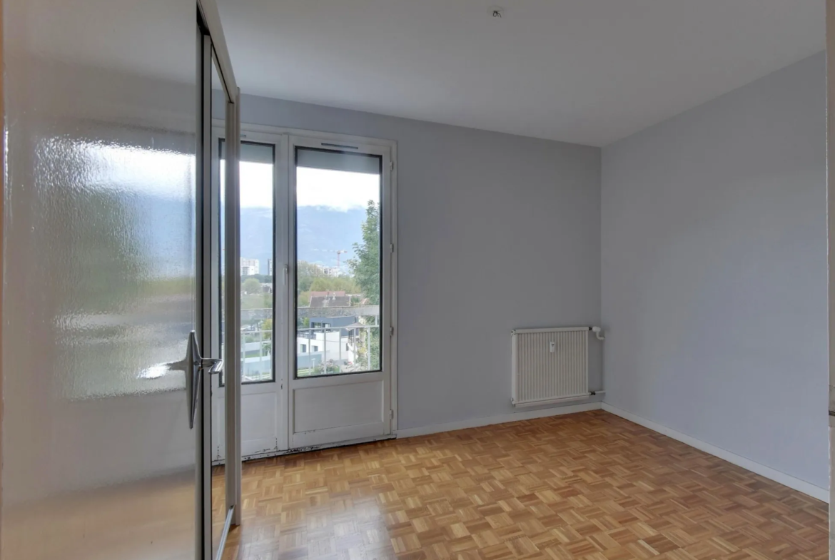 Appartement T5 lumineux avec balcon à Grenoble 