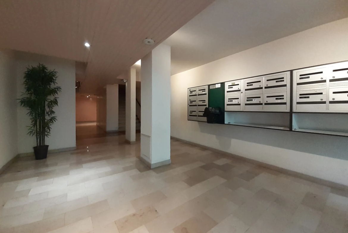 Appartement T5 lumineux avec balcon à Grenoble 