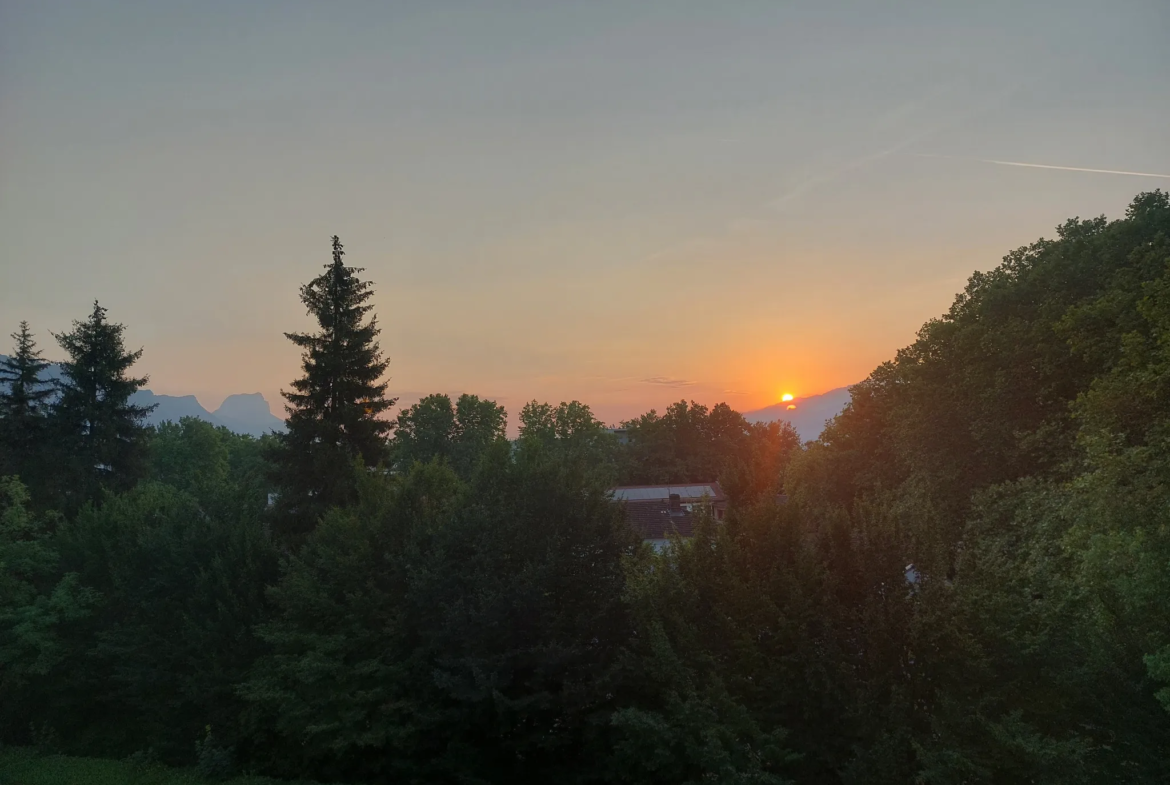 Appartement T5 lumineux avec balcon à Grenoble 