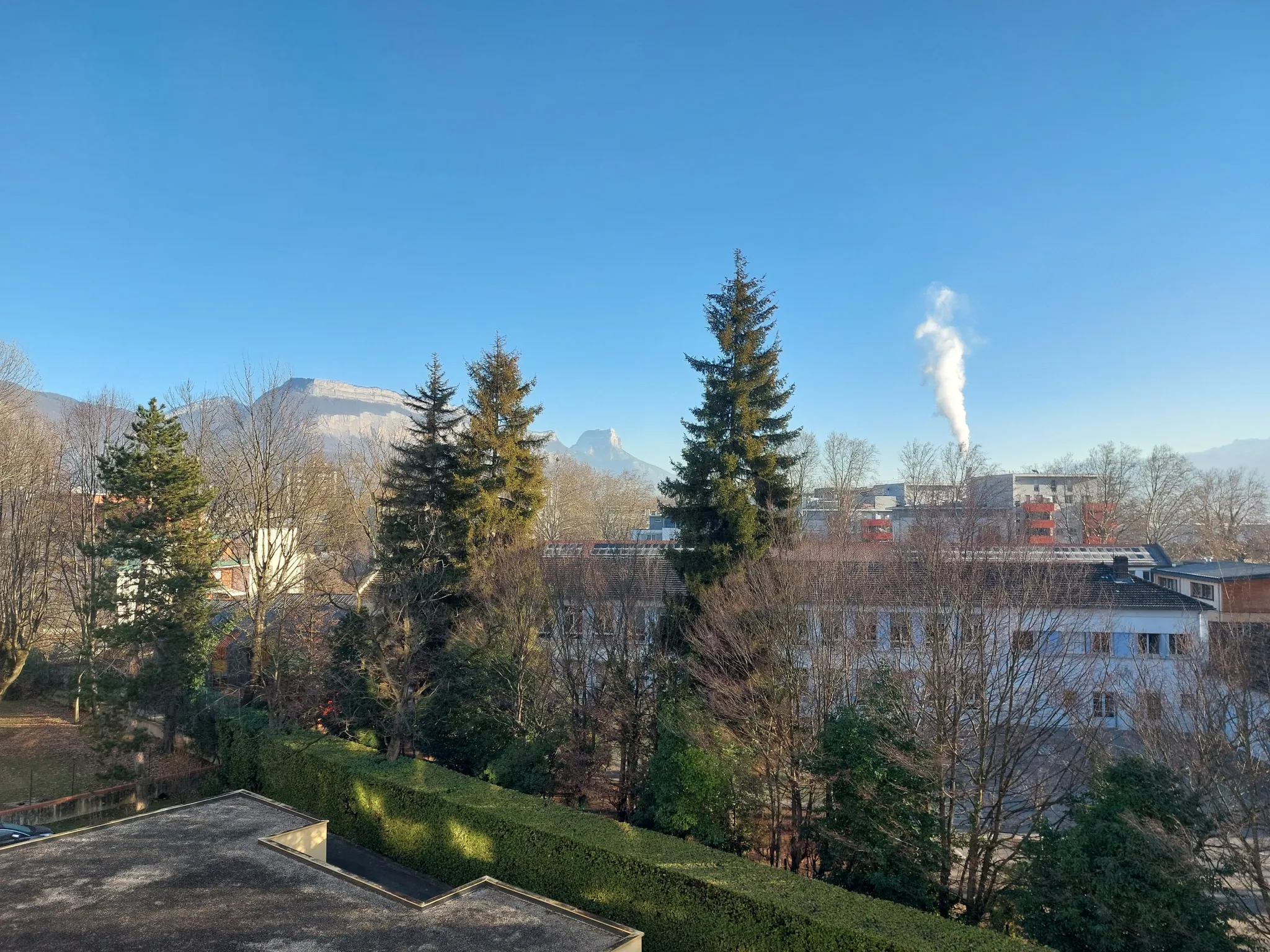 Appartement T5 lumineux avec balcon à Grenoble 