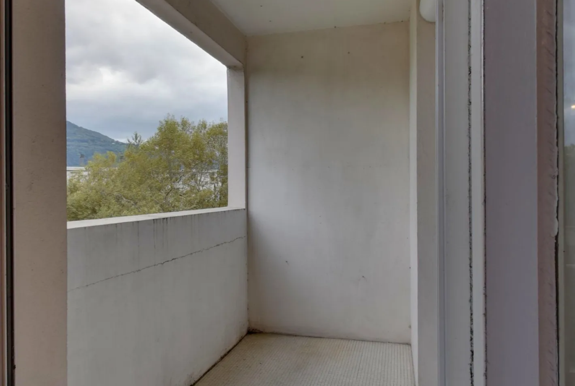 Appartement T5 lumineux avec balcon à Grenoble 