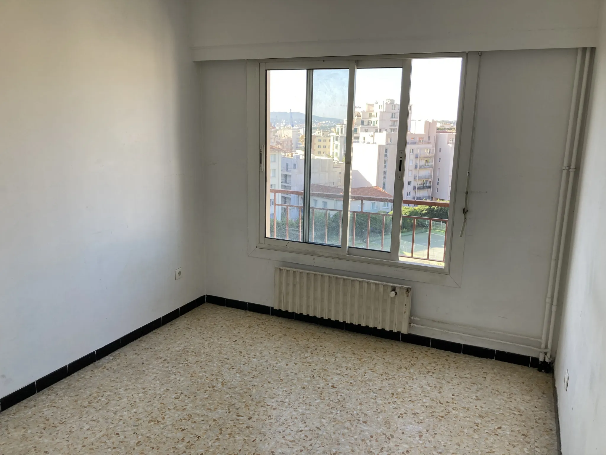 Appartement F4 avec aperçu mer à Toulon 