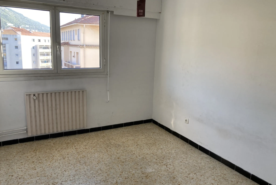 Appartement F4 avec aperçu mer à Toulon 