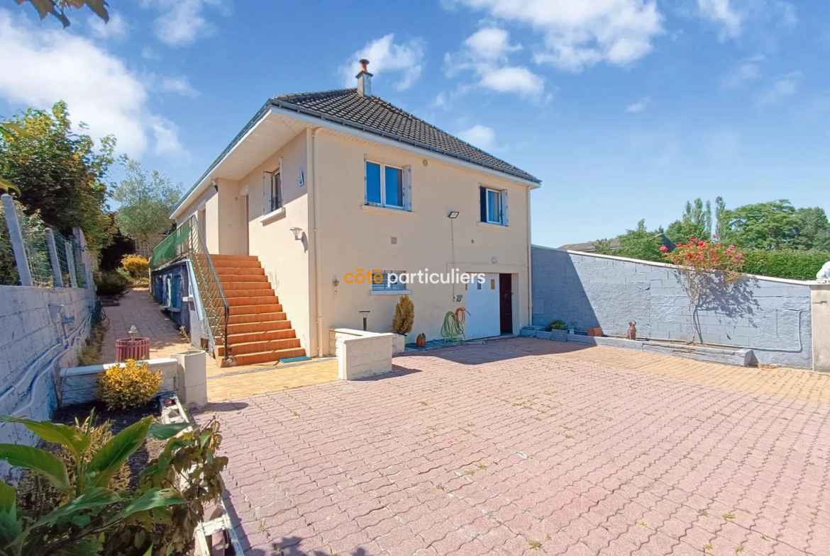 Maison avec Grand Jardin Divisible à Rochecorbon 