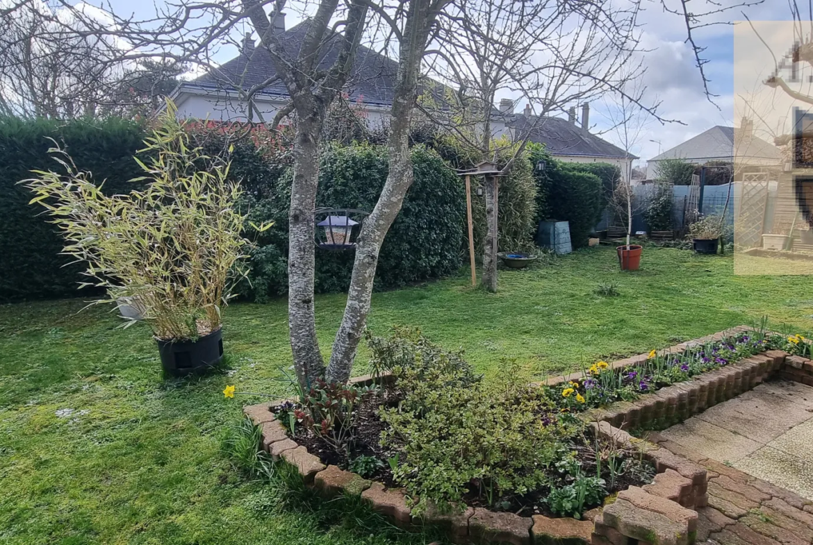 Vente d'un pavillon sur sous-sol à Vendôme avec jardin 