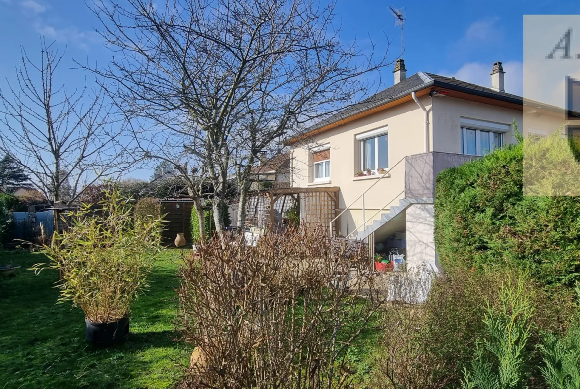 Vente d'un pavillon sur sous-sol à Vendôme avec jardin 