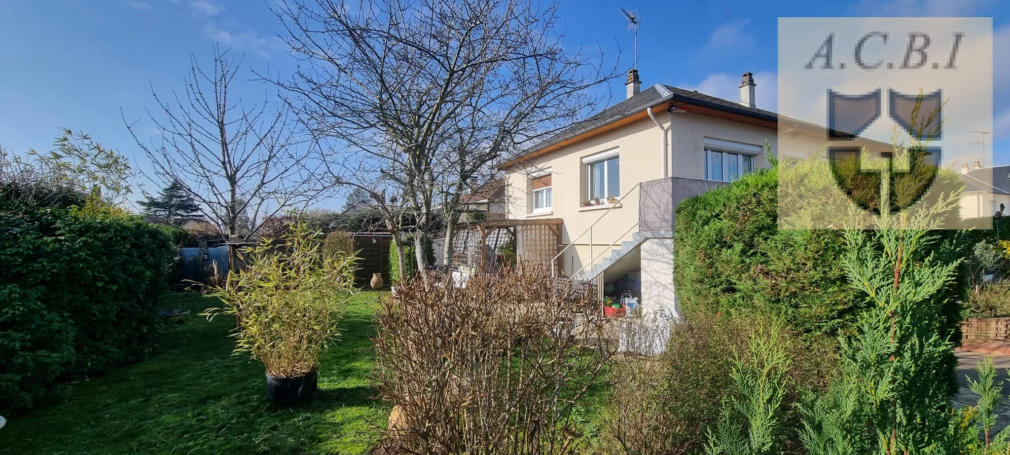 Vente d'un pavillon sur sous-sol à Vendôme avec jardin 