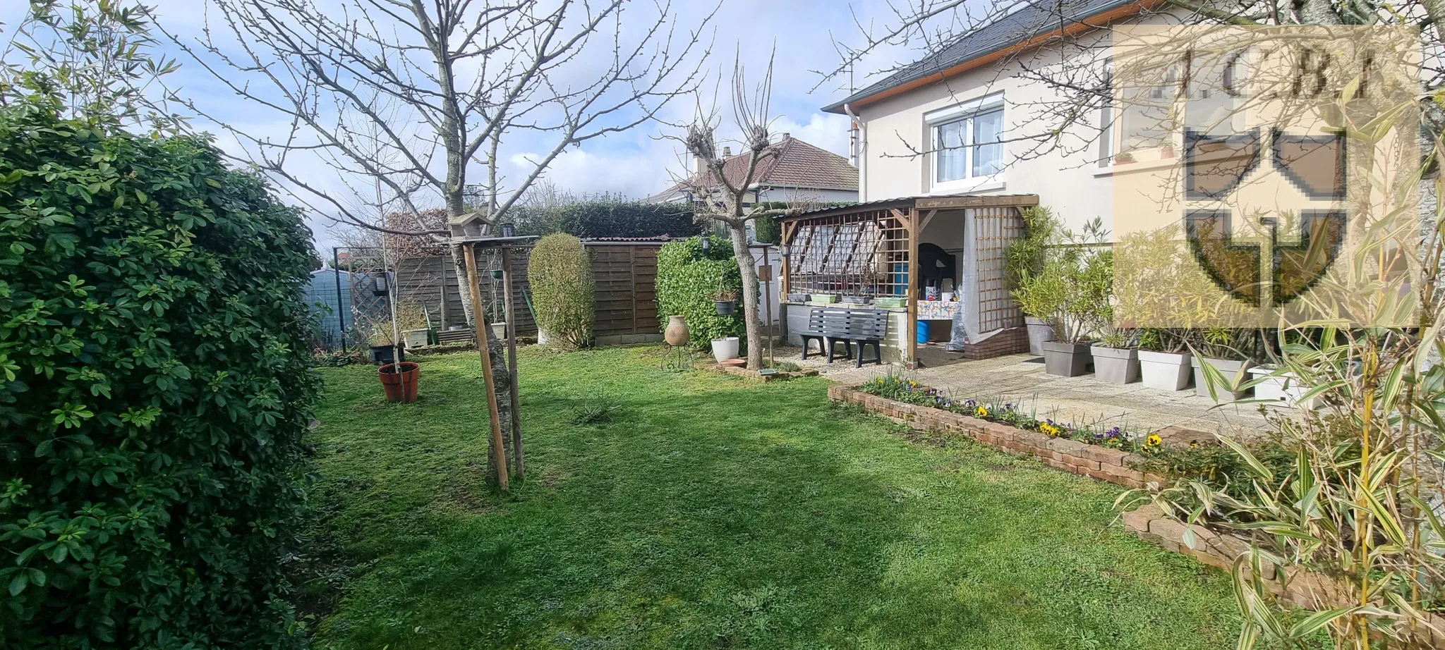 Vente d'un pavillon sur sous-sol à Vendôme avec jardin 