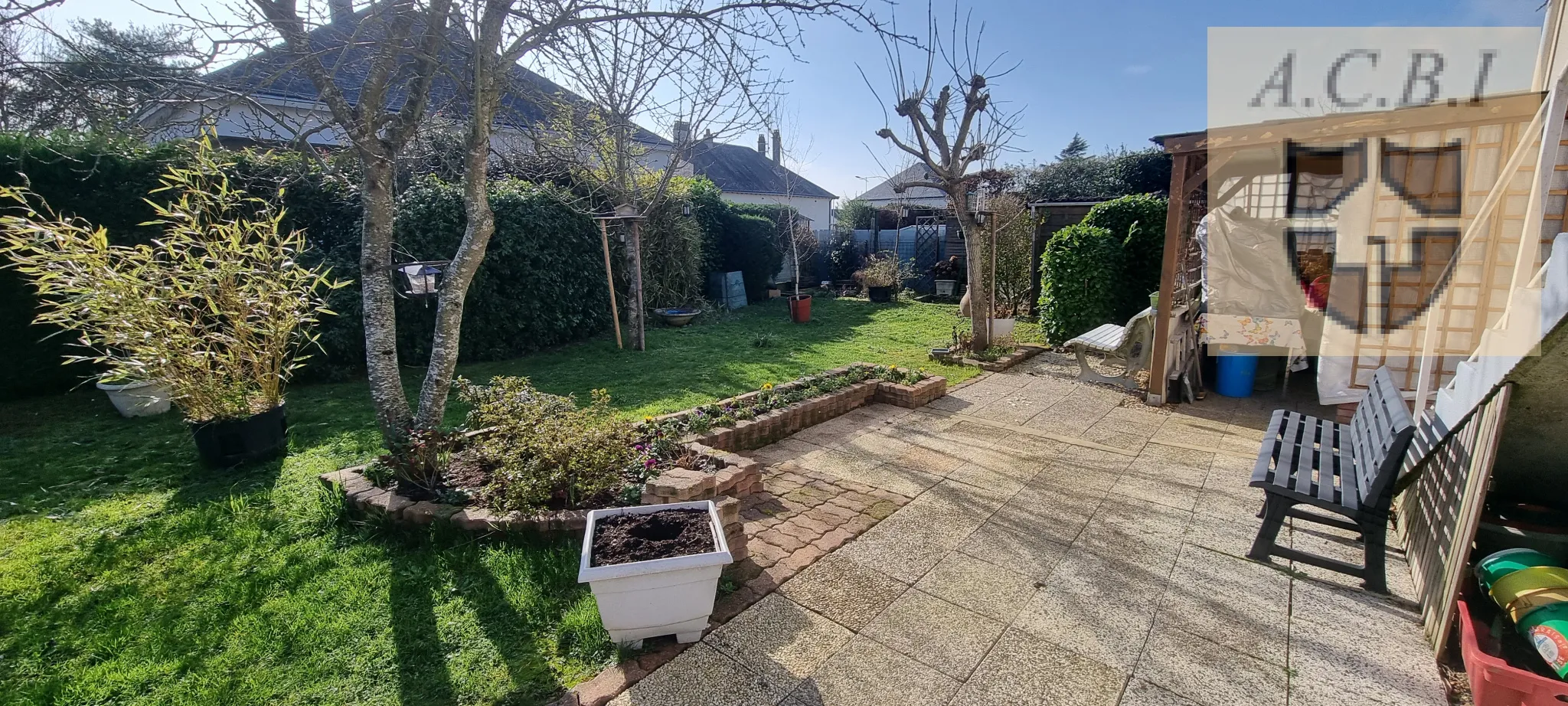 Vente d'un pavillon sur sous-sol à Vendôme avec jardin 