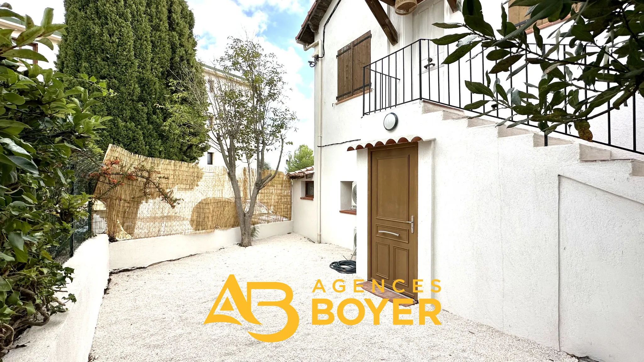 À vendre: Appartement T2 en Rez de Jardin à Bandol avec Parking Privé 