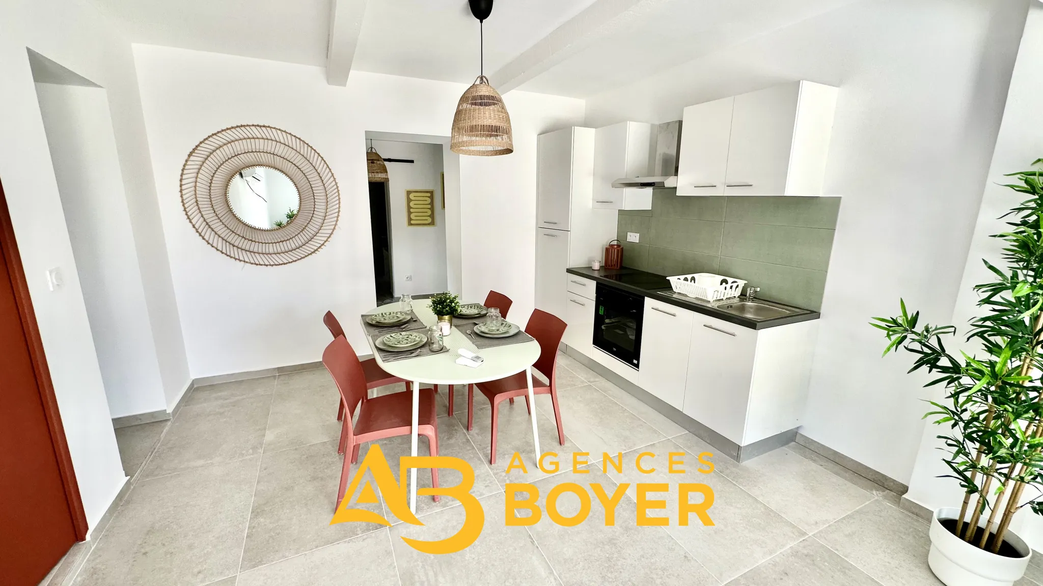 À vendre: Appartement T2 en Rez de Jardin à Bandol avec Parking Privé 