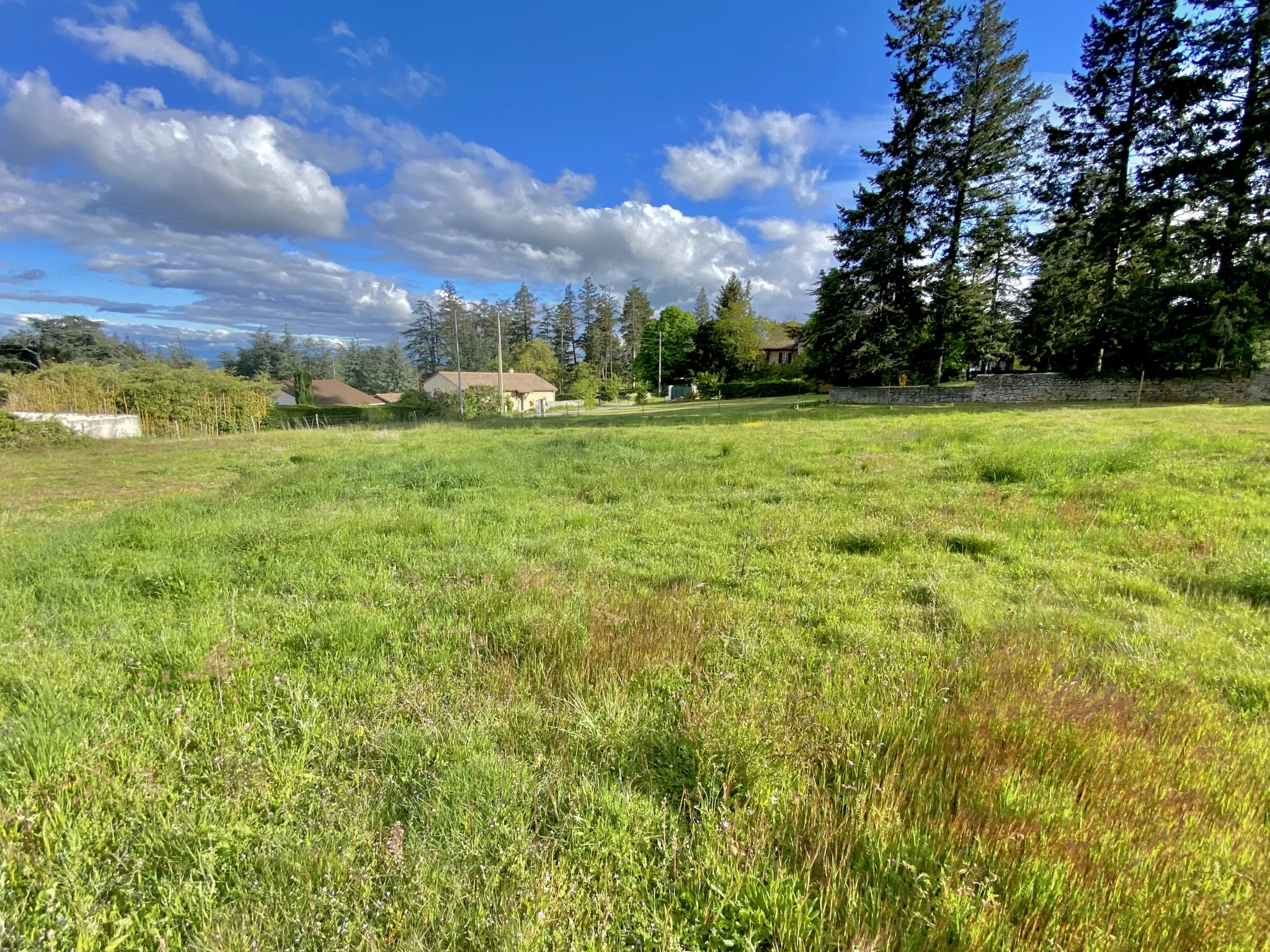 Magnifique terrain de 1145 m² avec une vue dégagée près d'Annonay 