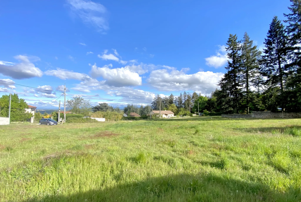 Magnifique terrain de 1145 m² avec une vue dégagée près d'Annonay 