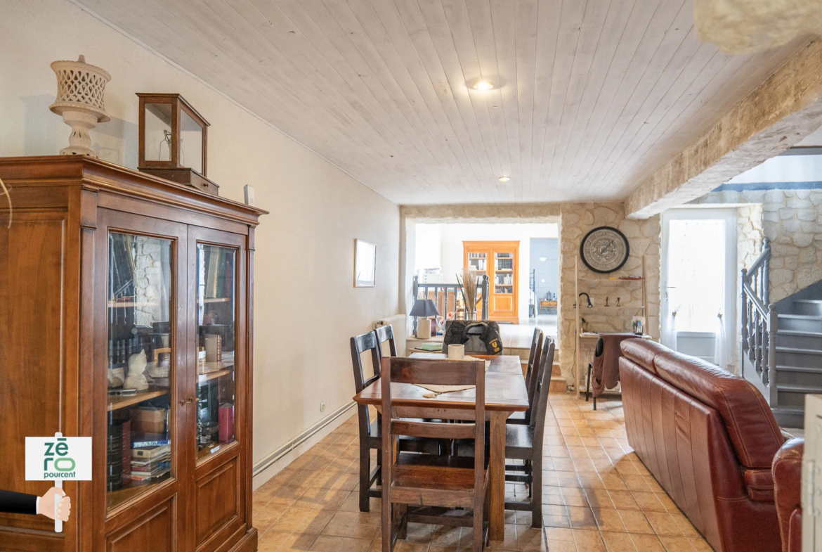 Maison familiale avec dépendance à Triaize à vendre 