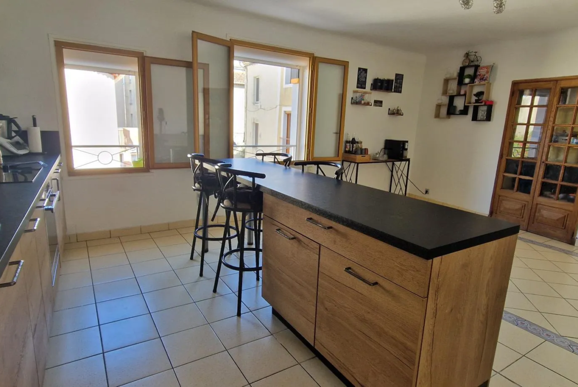 Maison de village en Ardèche avec studio et garage - 200 000 € 