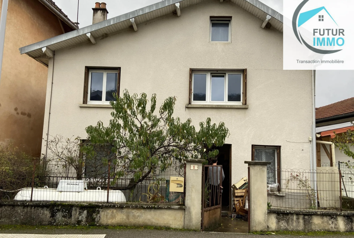 Maison ancienne de 2 appartements à vendre à Bourguignon 