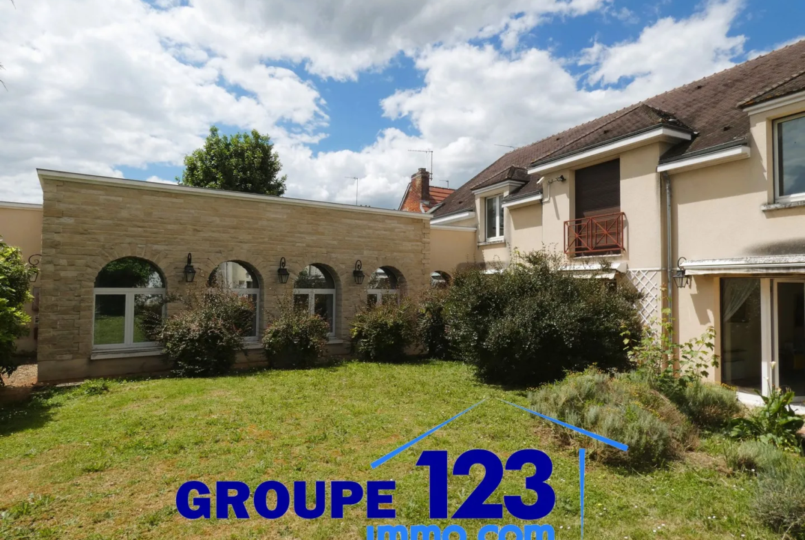 Maison Familiale Spacieuse à Cheny avec Piscine 