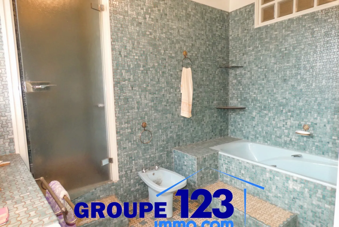 Maison Familiale Spacieuse à Cheny avec Piscine 