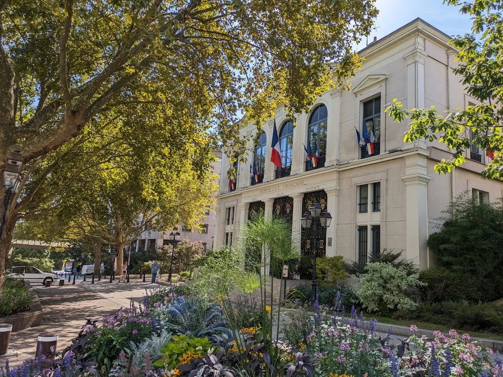 Studio à rénover idéal investisseur à Courbevoie 