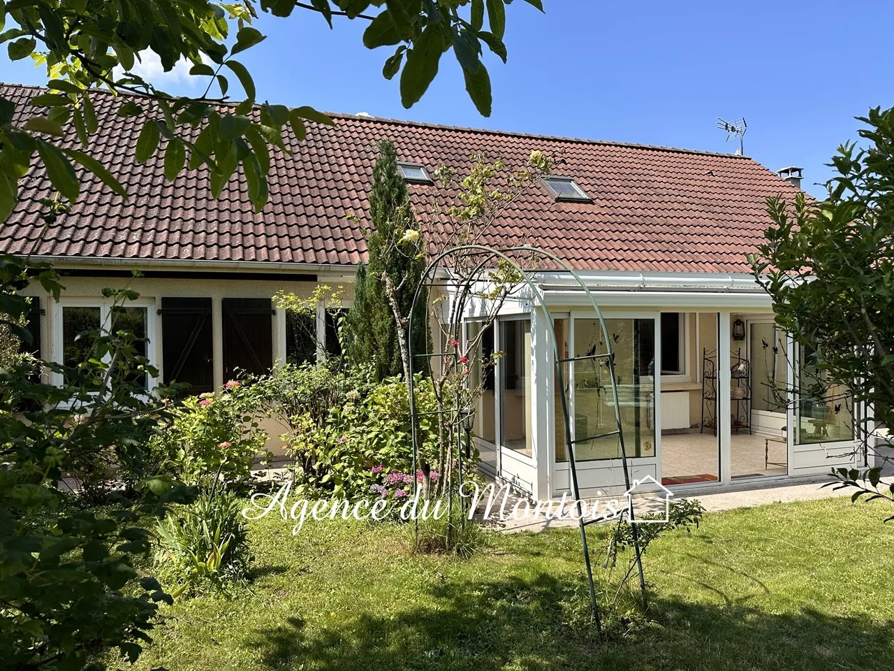 Maison traditionnelle à rafraîchir entre Donnemarie et Montereau 