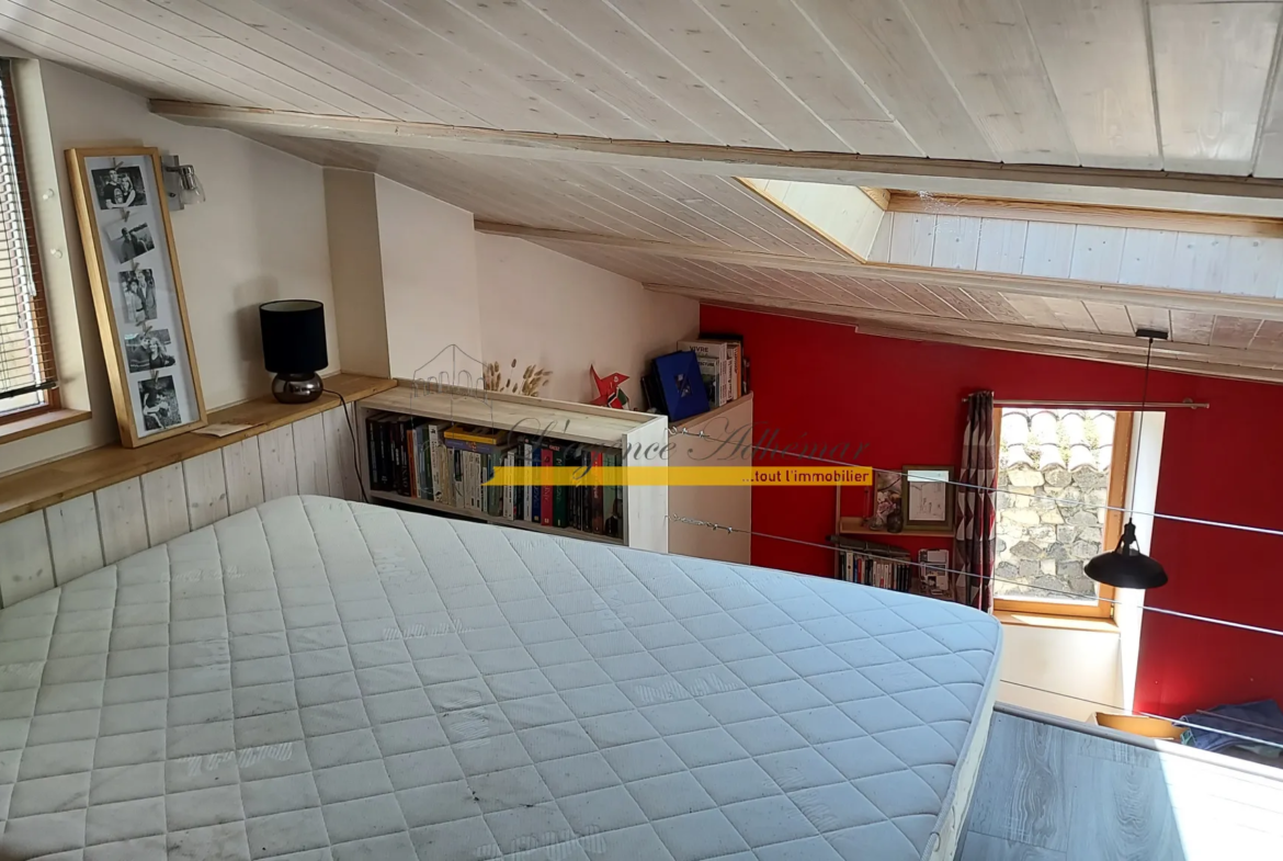 A vendre : Maison en pierre à Saint-Pons, 40 m² 