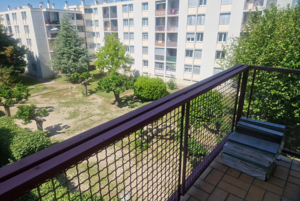 À vendre : Appartement T3 dans une Résidence agréable à Marignane 