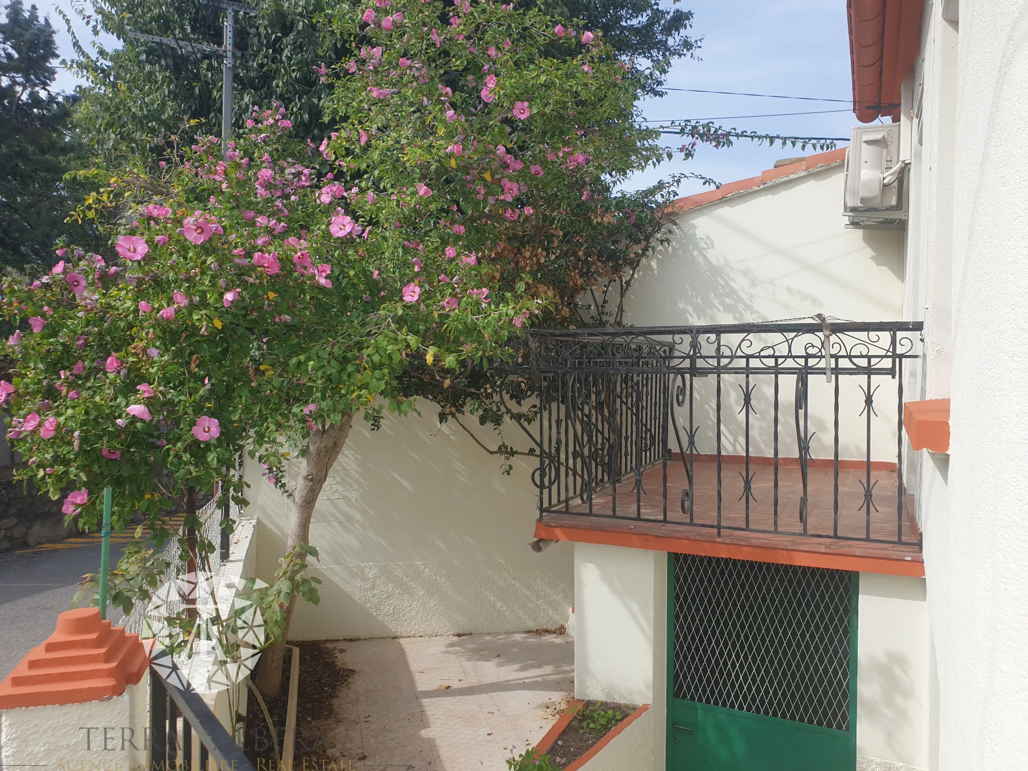 Maison de ville rénovée à Sorede avec cour et terrasse 