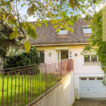 Maison avec sous-sol total à vendre près de Chartres