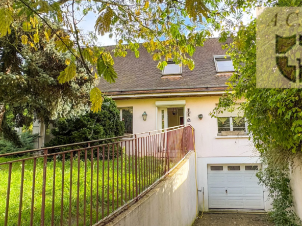 Maison avec sous-sol total à vendre près de Chartres