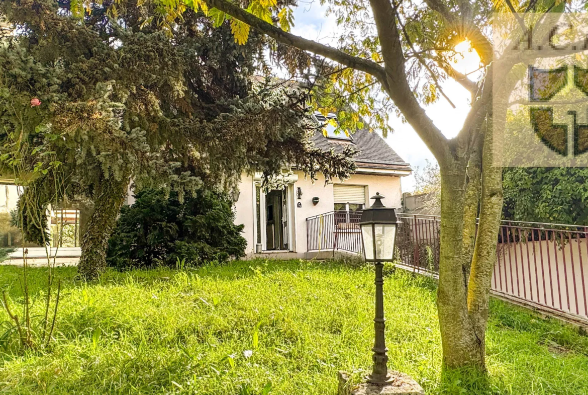 Maison avec sous-sol total à vendre près de Chartres 