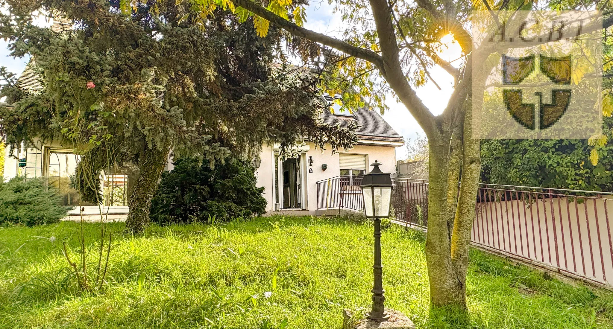 Maison avec sous-sol total à vendre près de Chartres 