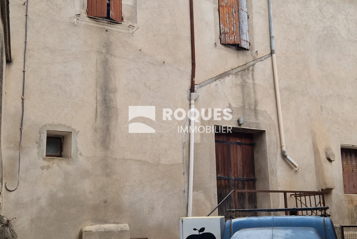 À vendre : Maison de ville à rénover à Lodève - 100 m² avec cour 