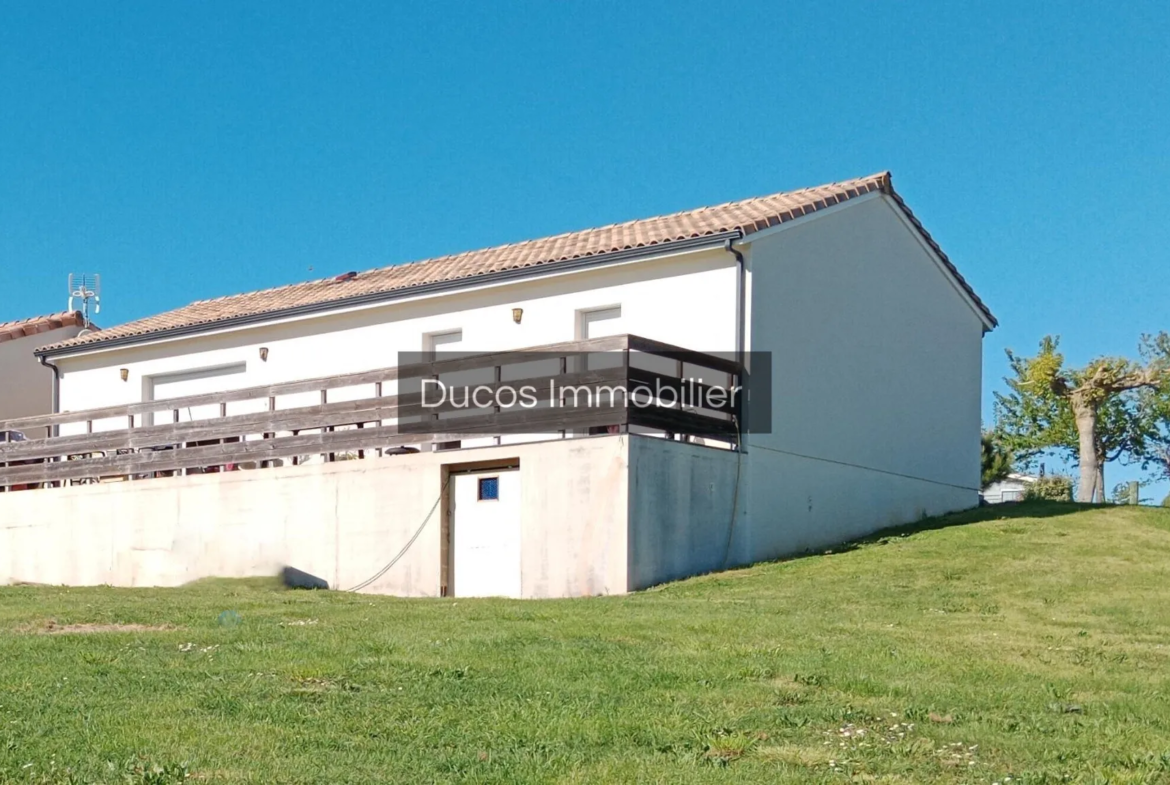 Maison récente avec 3 chambres et bureau à Seyches 