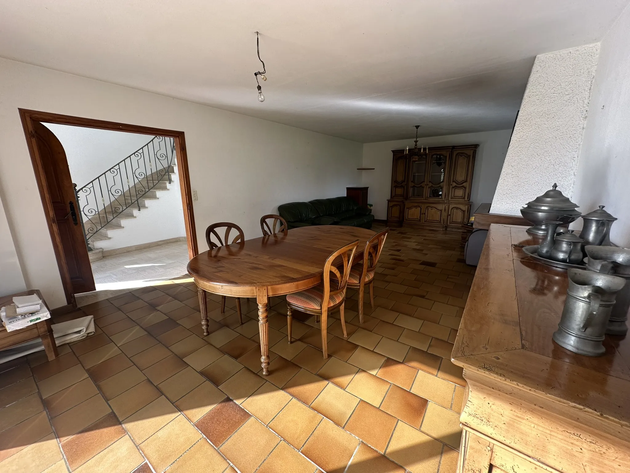 À vendre : Maison familiale à Baud avec grand terrain et nombreuses possibilités 