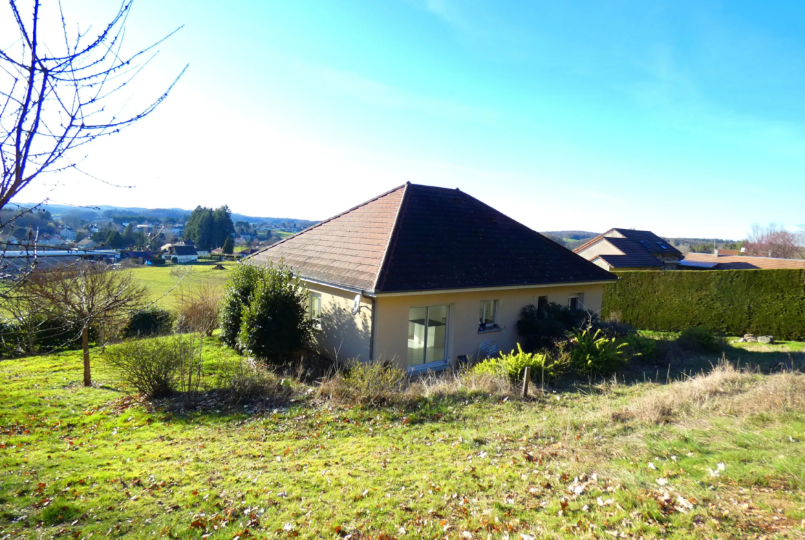 À vendre : Maison de plain-pied sur sous-sol total à Aurillac 