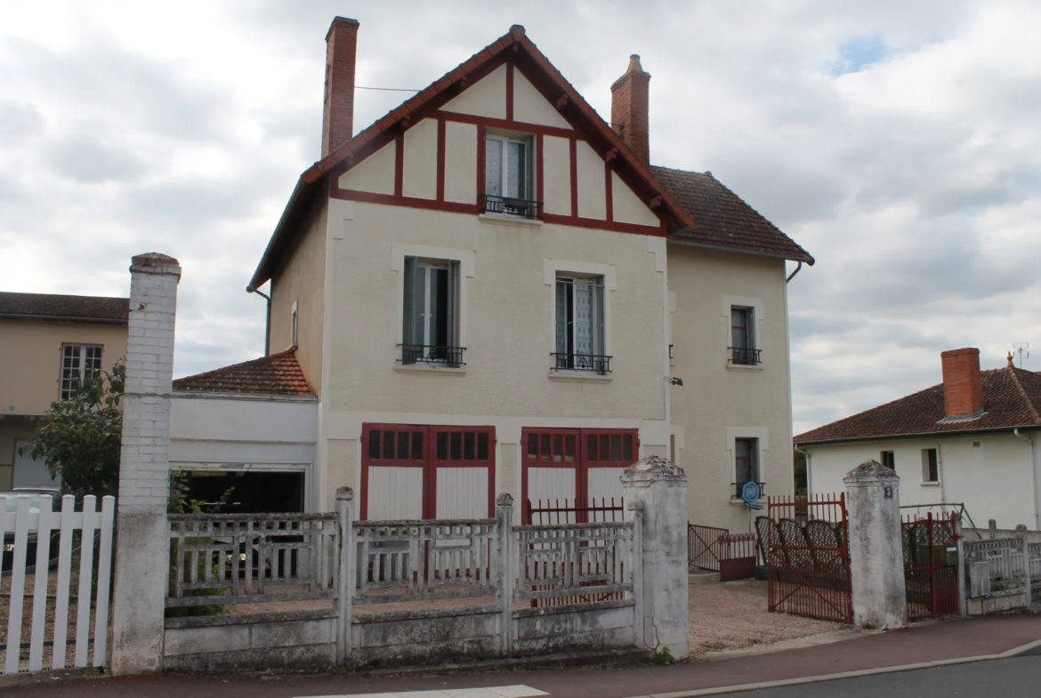 Grande maison spacieuse à Néris-les-Bains avec 5 chambres 