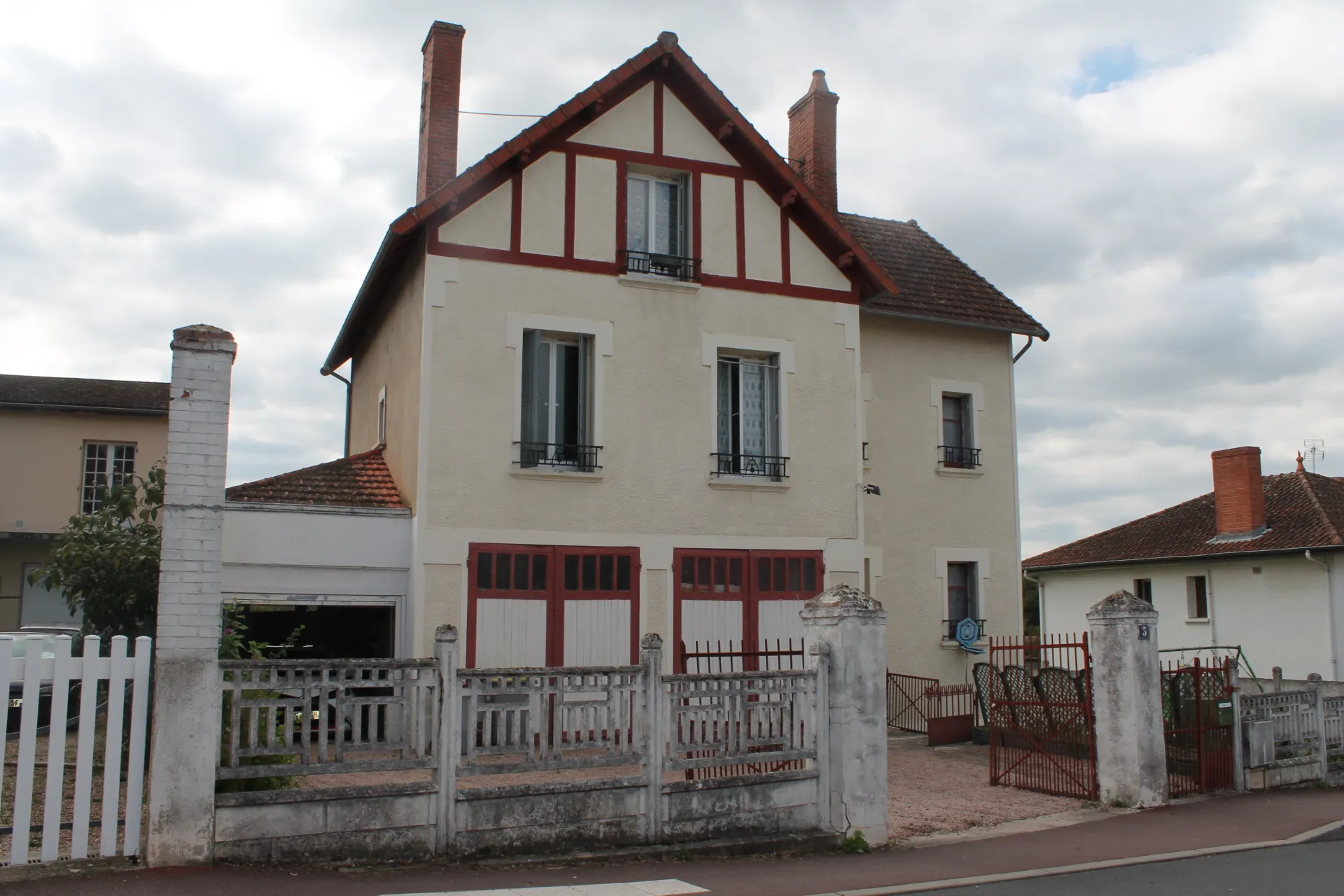 Grande maison spacieuse à Néris-les-Bains avec 5 chambres 