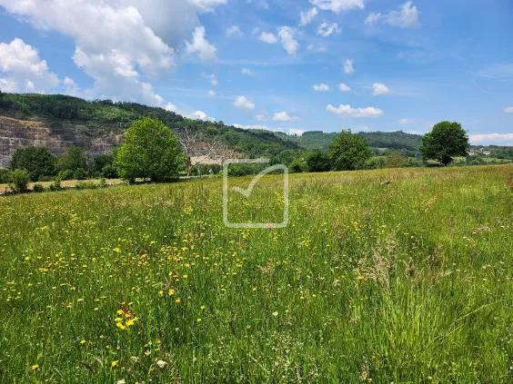 Terrain à bâtir en vente près de Malemort à Aubazine 