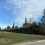 Terrain constructible de 1159 m2 à Sainte Cécile les Vignes