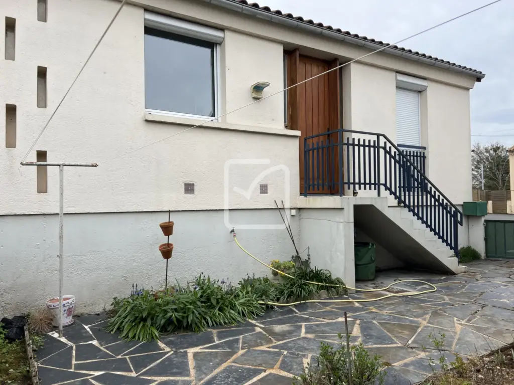 Maison de 96 m² à Saint-Benoît avec jardin