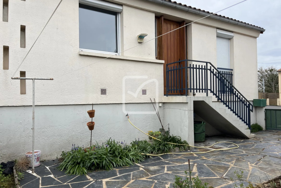 Maison de 96 m² à Saint-Benoît avec jardin 