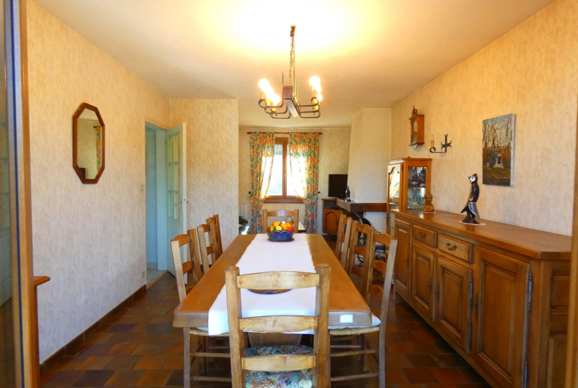 Grande maison à vendre à Arpajon sur Cère - 6 chambres 