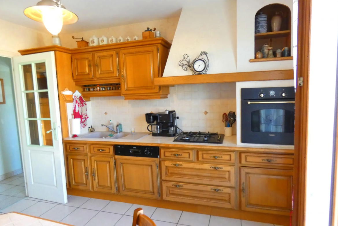 Grande maison à vendre à Arpajon sur Cère - 6 chambres 