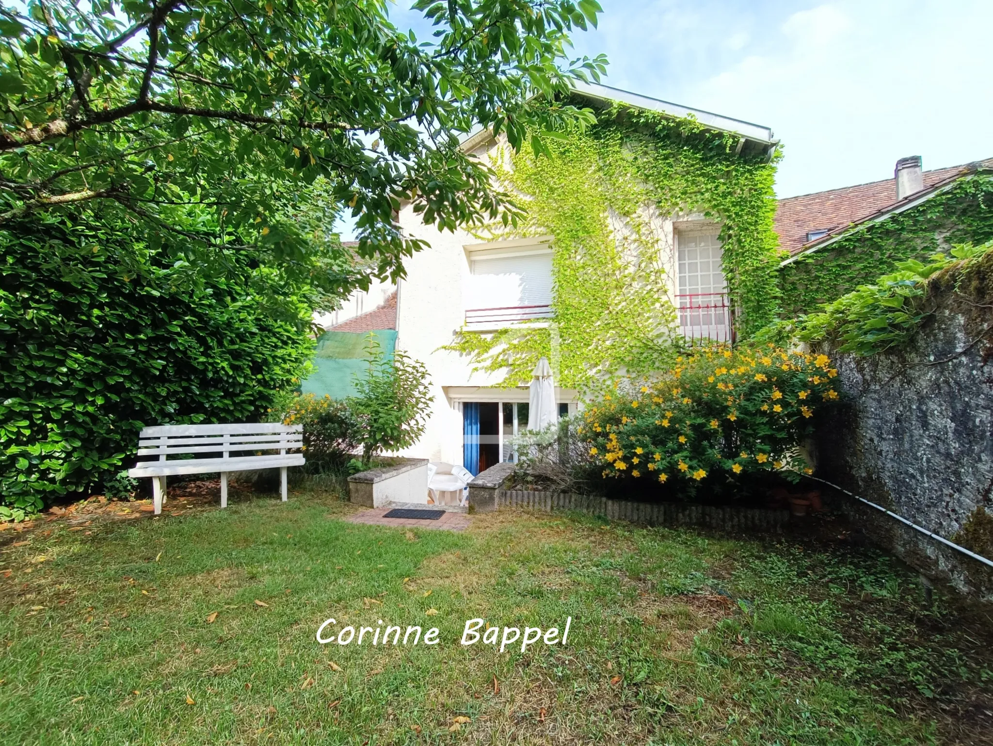 Maison de ville élégante avec jardin à Savignac les Églises 