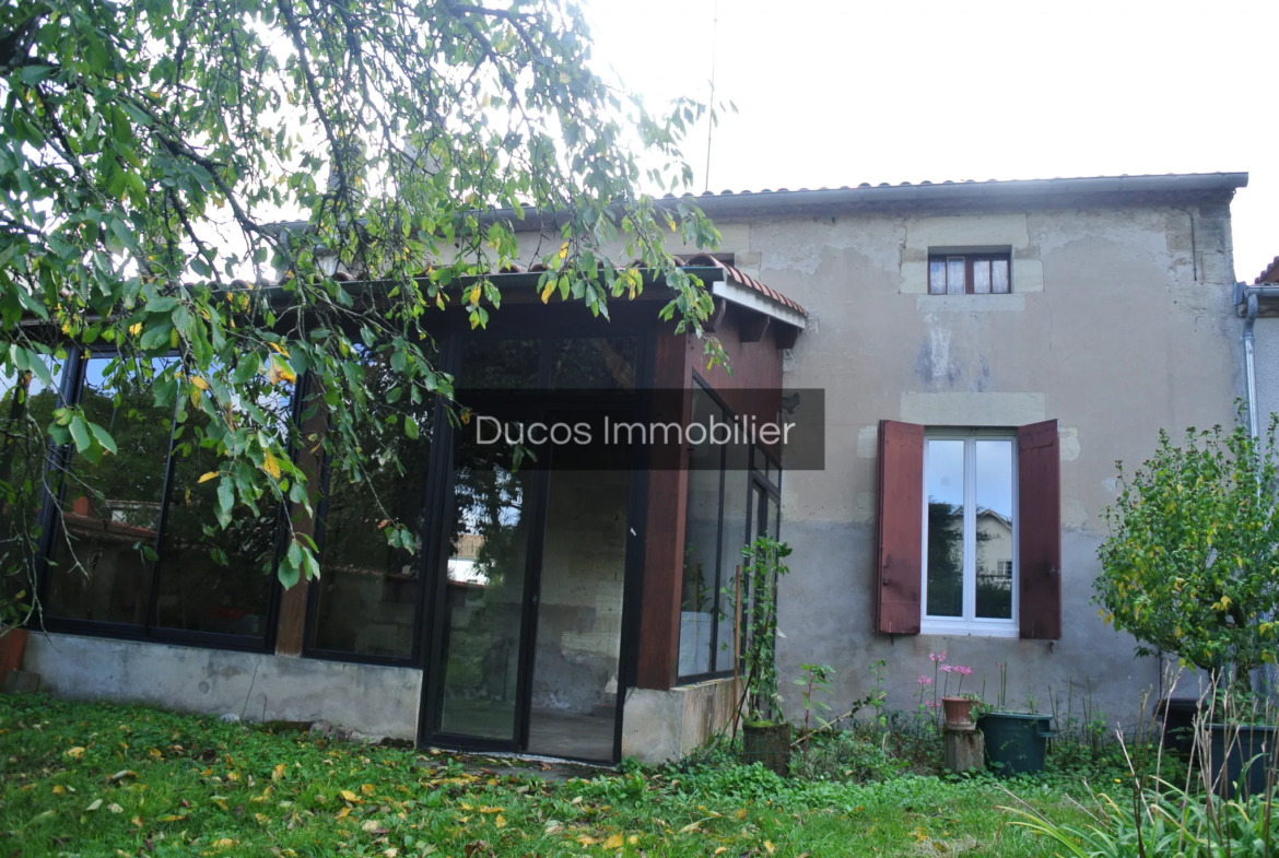 Maison de village avec jardin à vendre à Ste Bazeille 