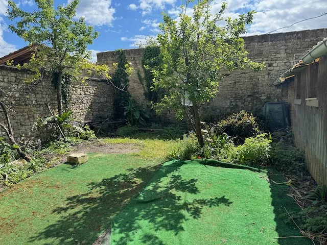 Maison de bourg à Sainte Hermine avec 3 chambres 