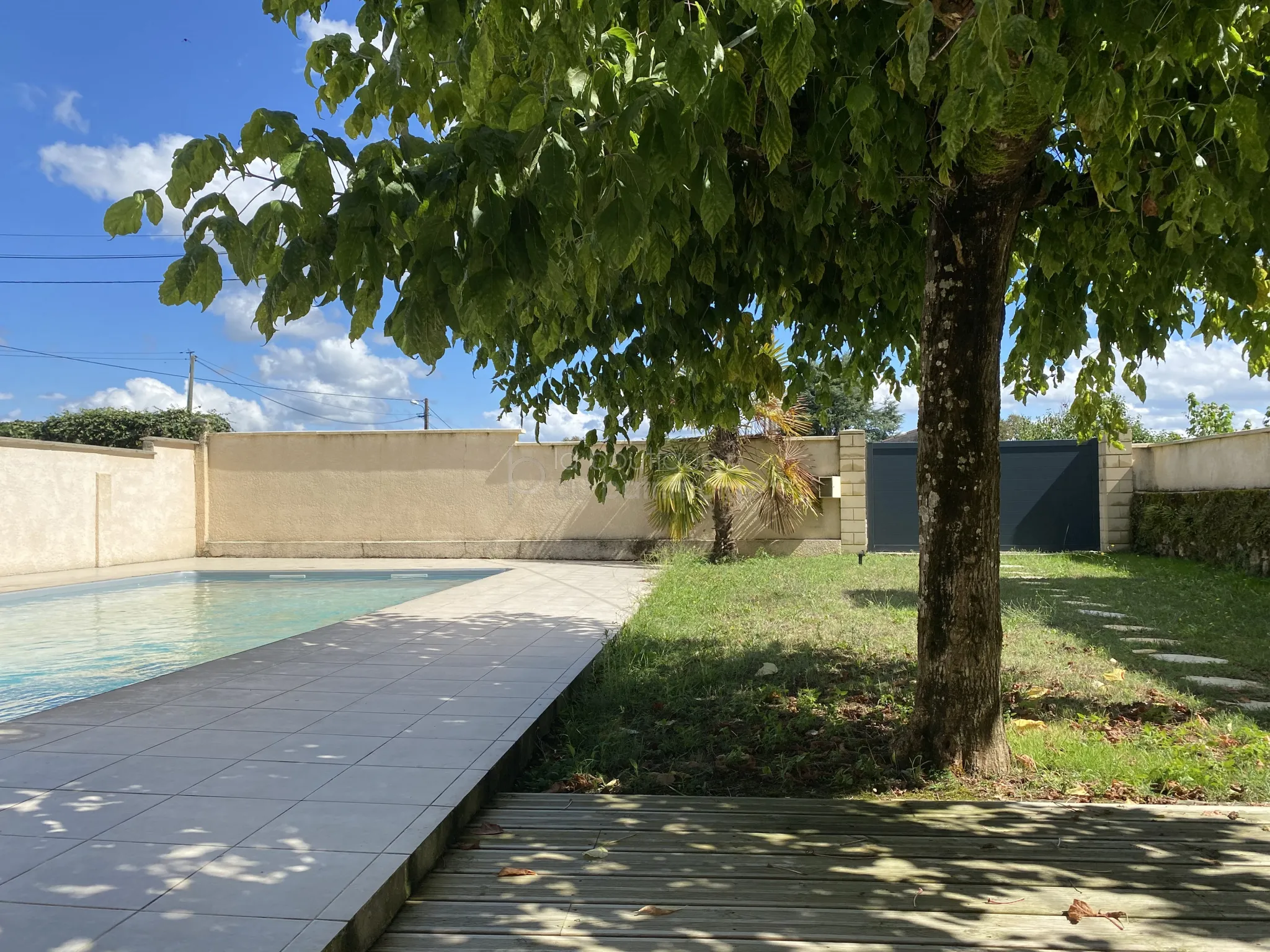 Maison en pierre 136 m² avec piscine à Bernos-Beaulac 