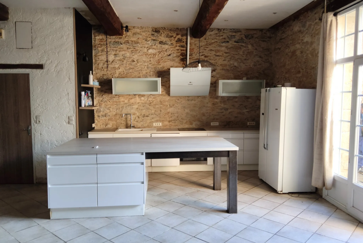 Maison familiale en pierre à Felines Minervois - 178 500 € 